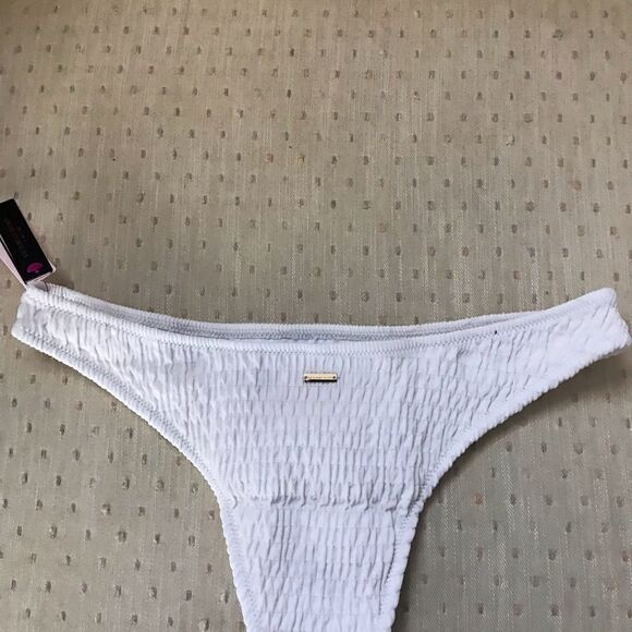 VICTORIAS Secret bikini bottom smocked finish - Picture 8 of 8